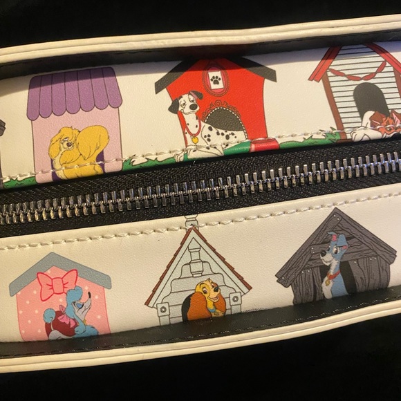Loungefly X Disney Dogs of Disney crossbody bag - Picture 12 of 14